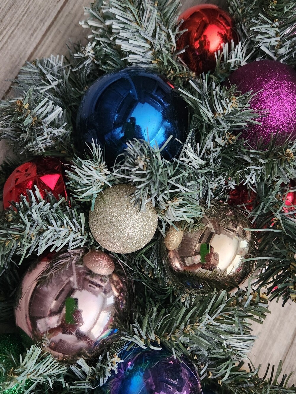 Handmade Vintage-Inspired Christmas Ornament Wreath Snowman 24 Inches - Picture 4 of 11